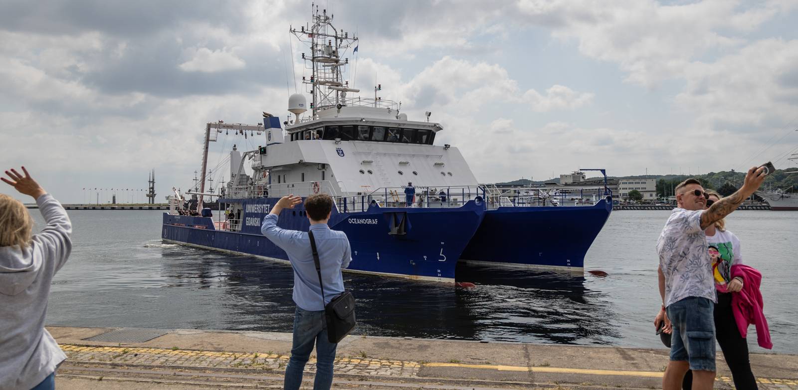 Statek UG r/v Oceanograf wyrusza w rejs badawczy za północne koło podbiegunowe (fot. Radio Gdańsk/Roman Jocher)