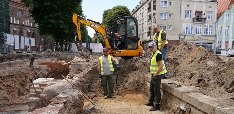 Wykopaliska na Starym Rynku w Słupsku (fot. Tomasz Urbaniak)