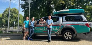 ekipa radia gdańsk przed wakacyjnym wyjazdem do władysławowa
