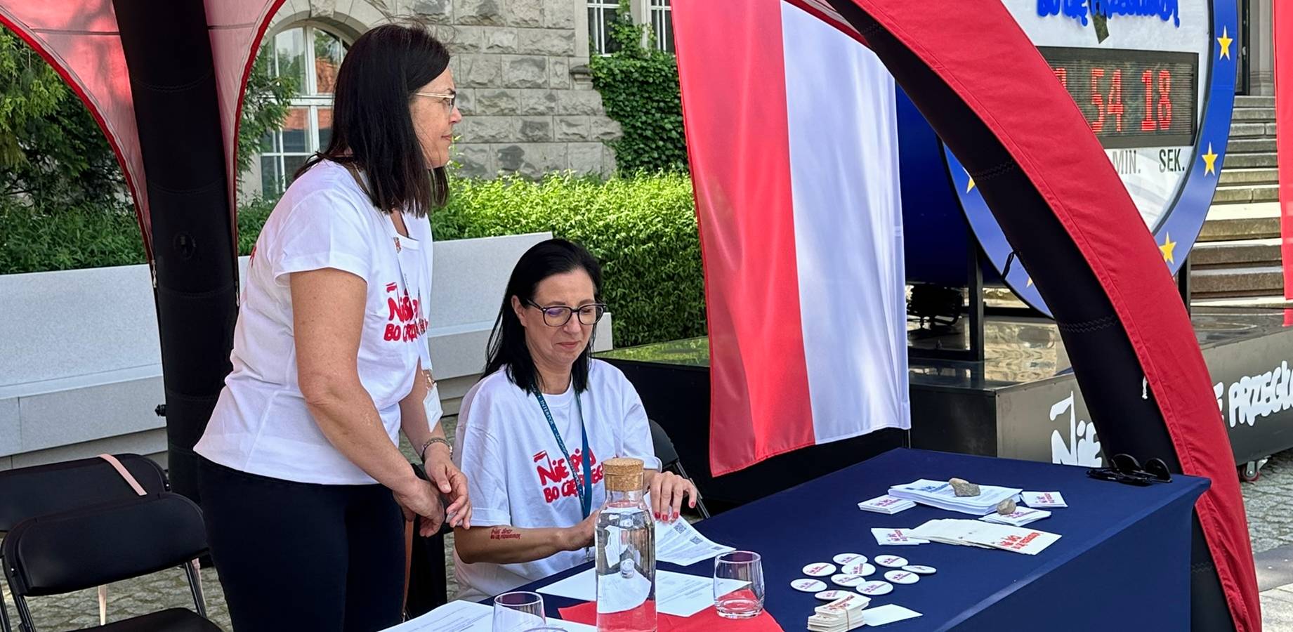 Mobilny punkt gdańskiego urzędu miasta na terenie Politechniki Gdańskiej (fot. Radio Gdańsk/Oskar Bąk)