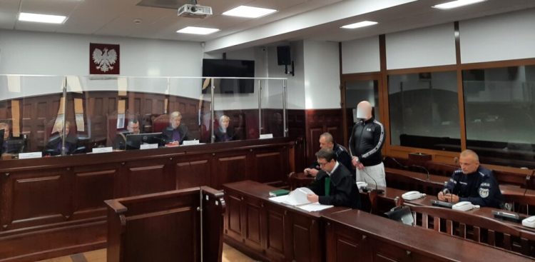 Oskarżony w Sądzie Okręgowym w Słupsku w dniu rozpoczęcia procesu (fot. Radio Gdańsk/Przemysław Woś)