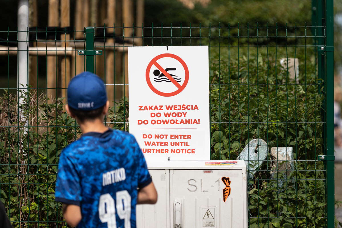 Zakaz wstępu do wody na kąpieliskach