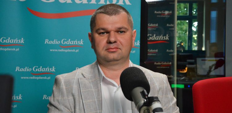 Adam Gawrylik w studiu Radia Gdańsk (fot. Radio Gdańsk/Piotr Puchalski)