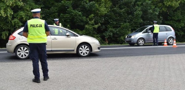 Od początku roku policjanci w całym kraju przeprowadzili blisko 8 mln badań stanu trzeźwości kierujących, tj. o ponad 581 tys. więcej niż w tym samym okresie minionego roku. (fot. Policja)