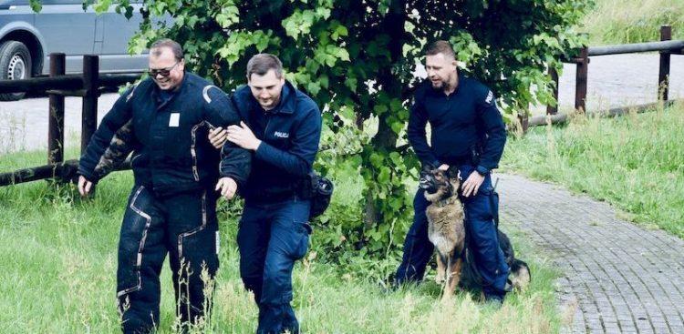 Szkolenie odbyło się na obszarze leśnym w Gminie Kobylnica oraz w obiektach należących do zaprzyjaźnionego Koła Łowieckiego „Darzbór” (fot. KMP Słupsk)