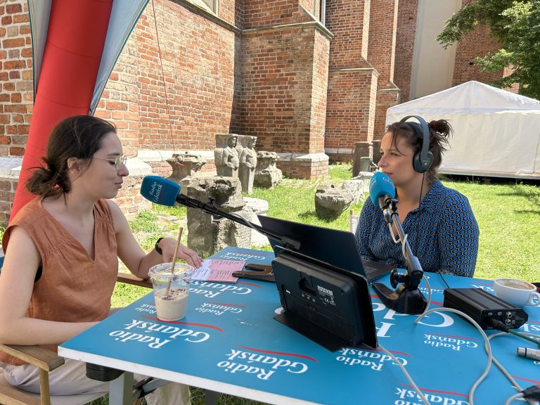 Magda Manasterska rozmawiała m.in. z Natalią Szulgą, kierowniczką Działu Edukacji NCK, odpowiedzialną za działania edukacyjne podczas festiwalu(Fot. Radio Gdańsk)