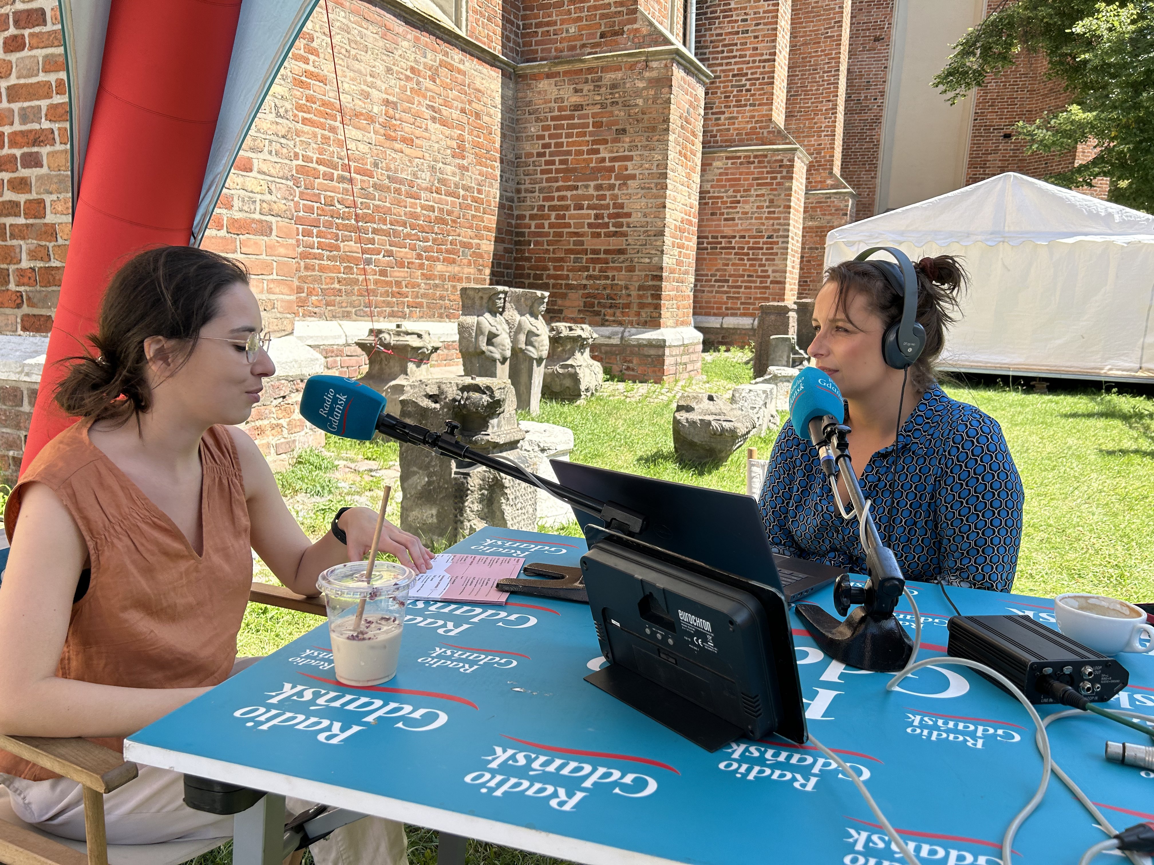 Magda Manasterska rozmawiała m.in. z Natalią Szulgą, kierowniczką Działu Edukacji NCK, odpowiedzialną za działania edukacyjne podczas festiwalu(Fot. Radio Gdańsk)