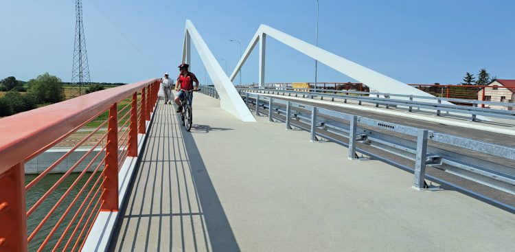 Most w Nowakowie na rzece Elbląg (fot. Radio Gdańsk/Marek Nowosad)