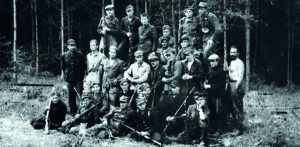 Oddział samoobrony na Wołyniu. (Fot. Narodowe Archiwum Cyfrowe)