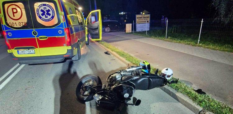 Miejsce wypadku z udziałem motocyklisty w Nowym Dworze Gdańskim (fot. KP PSP w Nowym Dworze Gdańskim/Dawid Ogrodowski)