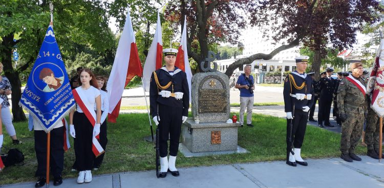 Pomnik Armii Krajowej na skwerze Kościuszki w Gdyni (fot. Radio Gdańsk/Marcin Lange)