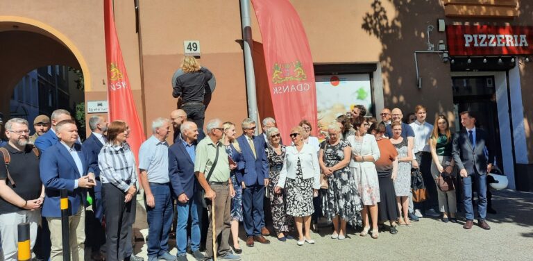 Tablica poświęcona Annie Walentynowicz