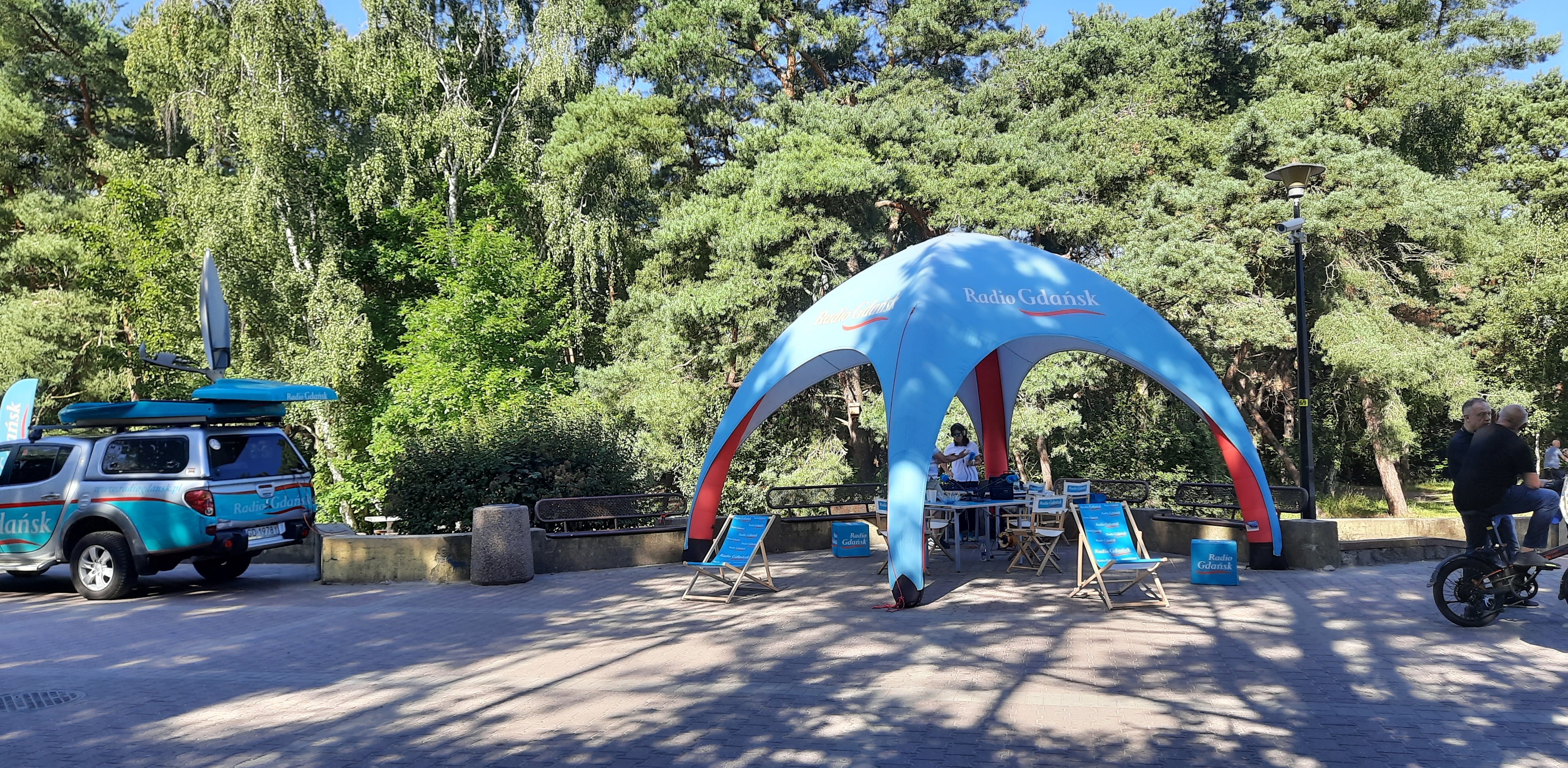 Nasze studio rozstawiliśmy niedaleko molo w Brzeźnie(Fot. Radio Gdańsk/Magdalena Gadzinowska)