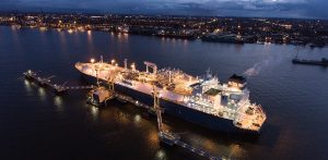 Pływający terminal LNG w Kłajpedzie (fot. Wikimedia Commons)