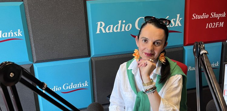 Katarzyna Gajewska mówiła na naszej antenie o uzależnieniach codziennych. Posłuchaj jak sobie z nimi radzić? (fot. Radio Gdańsk/Joanna Merecka-Łotysz)