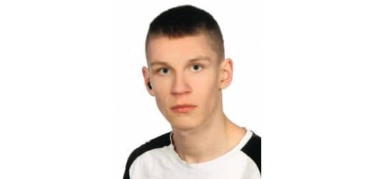 Wszystkie osoby, które widziały Michała Replińskiego lub mają wiedzę na temat miejsca jego pobytu proszone są o kontakt z policjantami z Ustki pod numerem telefonu 47 74 20 700 lub numerem alarmowym 112. (fot. Policja)