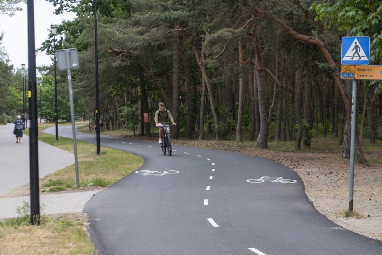 Ścieżka rowerowa w pasie nadmorskim (fot. Paweł Marcinko / KFP)