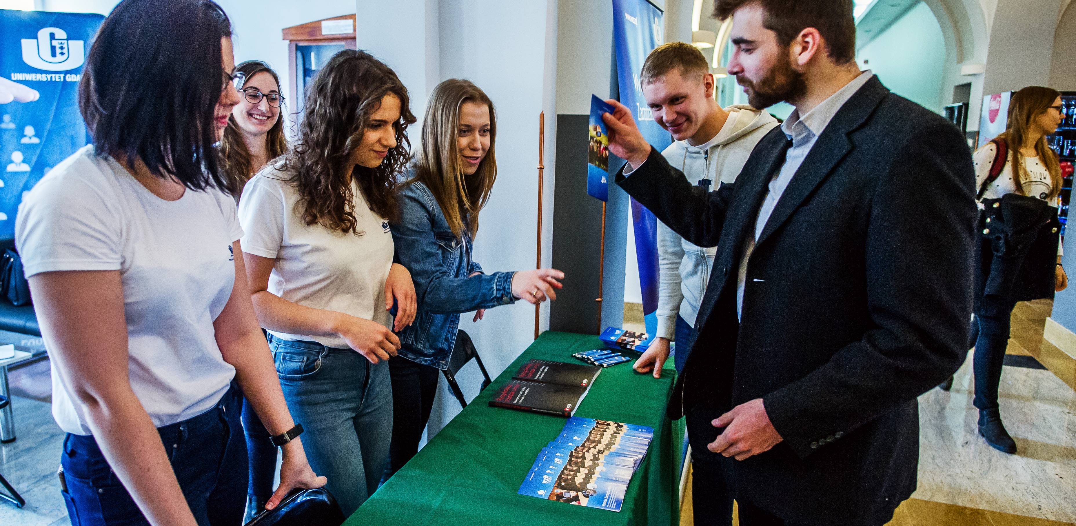 Dni Otwarte Uniwersytetu Gdańskiego. Wydział Zarządzania w Sopocie - 19.03.2019 r. (fot. Mateusz Ochocki/KFP)