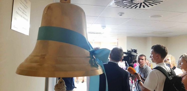 16. w Polsce dzwon życia zawisł w Szpitalu Wojewódzkim w Słupsku (fot. Radio Gdańsk/Przemysław Woś)