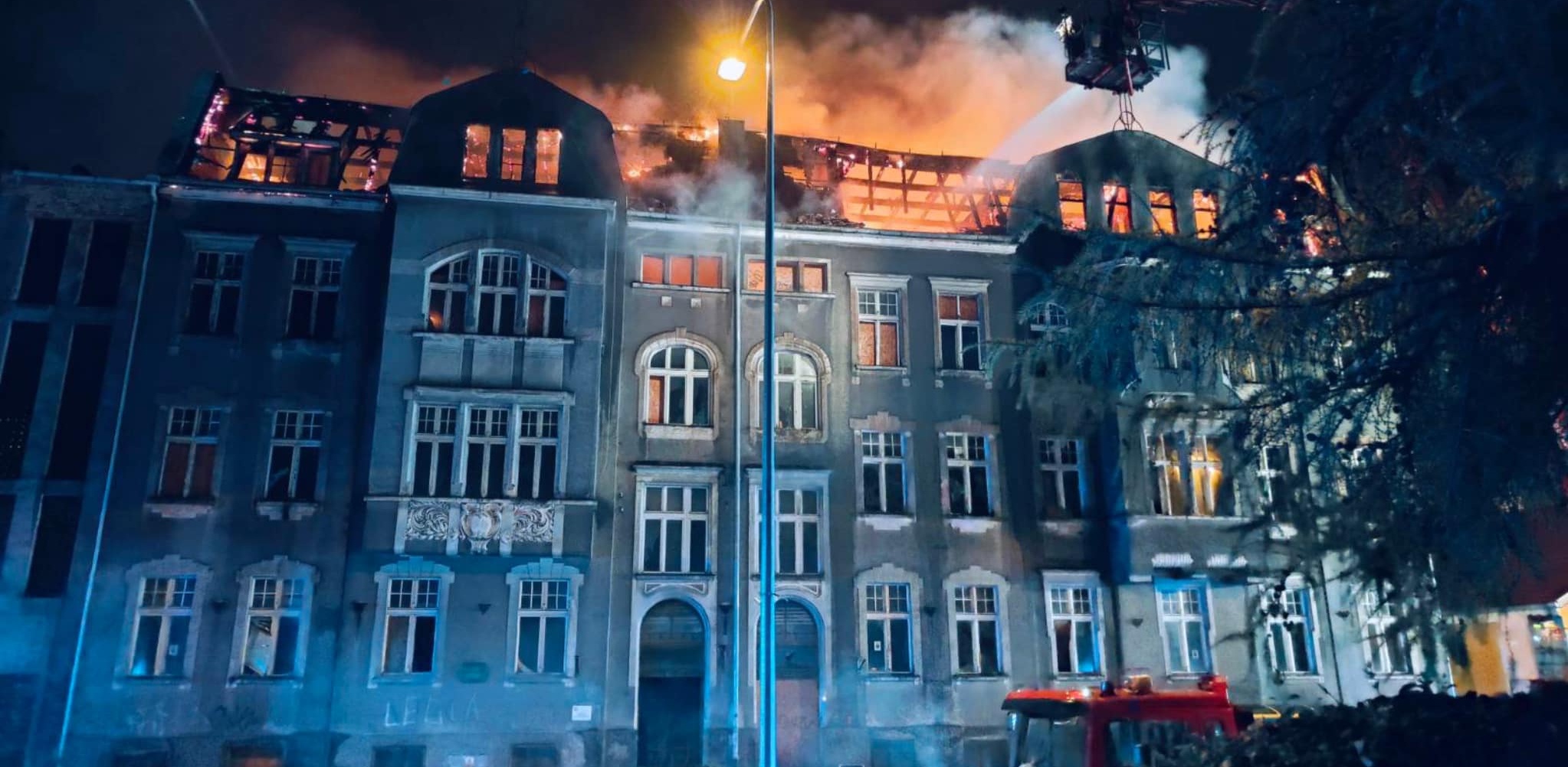W centrum Kwidzyna zapalił się dach opuszczonej kamienicy(Fot. KPP Kwidzyn)