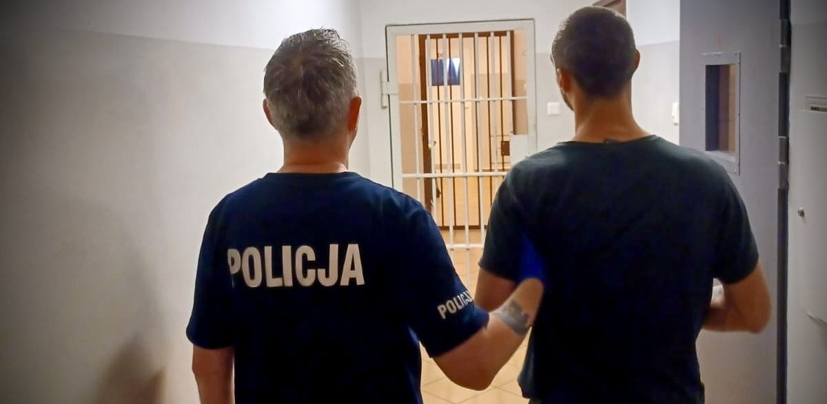 26-latek był poszukiwany listem gończym przez Sąd Rejonowy w Gdyni za oszustwa(Fot. KWP Gdańsk)