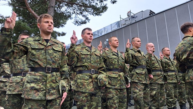 Nie ma na razie wakatów w Morskim Oddziale Straży Granicznej. Do służby wcielono nowych funkcjonariuszy (fot. Radio Gdańsk/Grzegorz Armatowski)