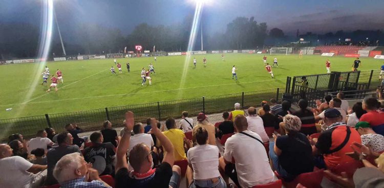 Trybuny podczas meczu były praktycznie pełne (fot. Radio Gdańsk/Przemysław Woś)