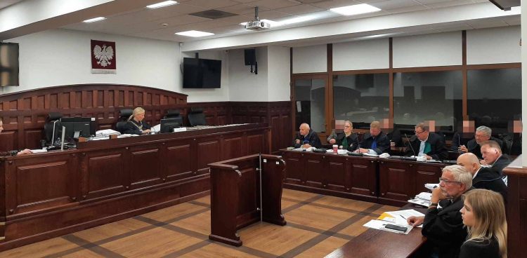 W Polsce członkowie grupy zajmowali się przechowywaniem, transportowaniem i przerabianiem tytoniu bez akcyzy. Akt oskarżenia obejmujący dziesięć osób. Wszyscy poza jedną osobą odpowiadają z wolnej stopy. (fot. Radio Gdańsk/Przemek Woś)