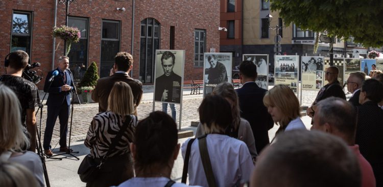 Wystawę można oglądać przy ratuszu staromiejskim do końca października (fot. IPN)