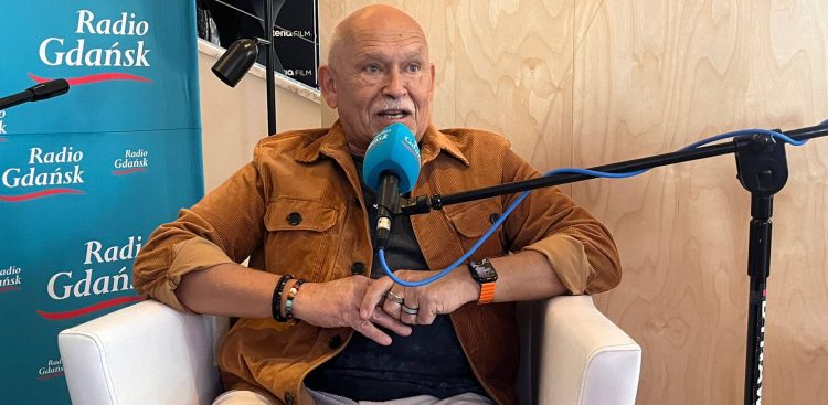 Andrzej Pągowski w festiwalowym studiu Radia Gdańsk w Teatrze Muzycznym w Gdyni. 49. FPFF (fot. Radio Gdańsk/Magda Manasterska)