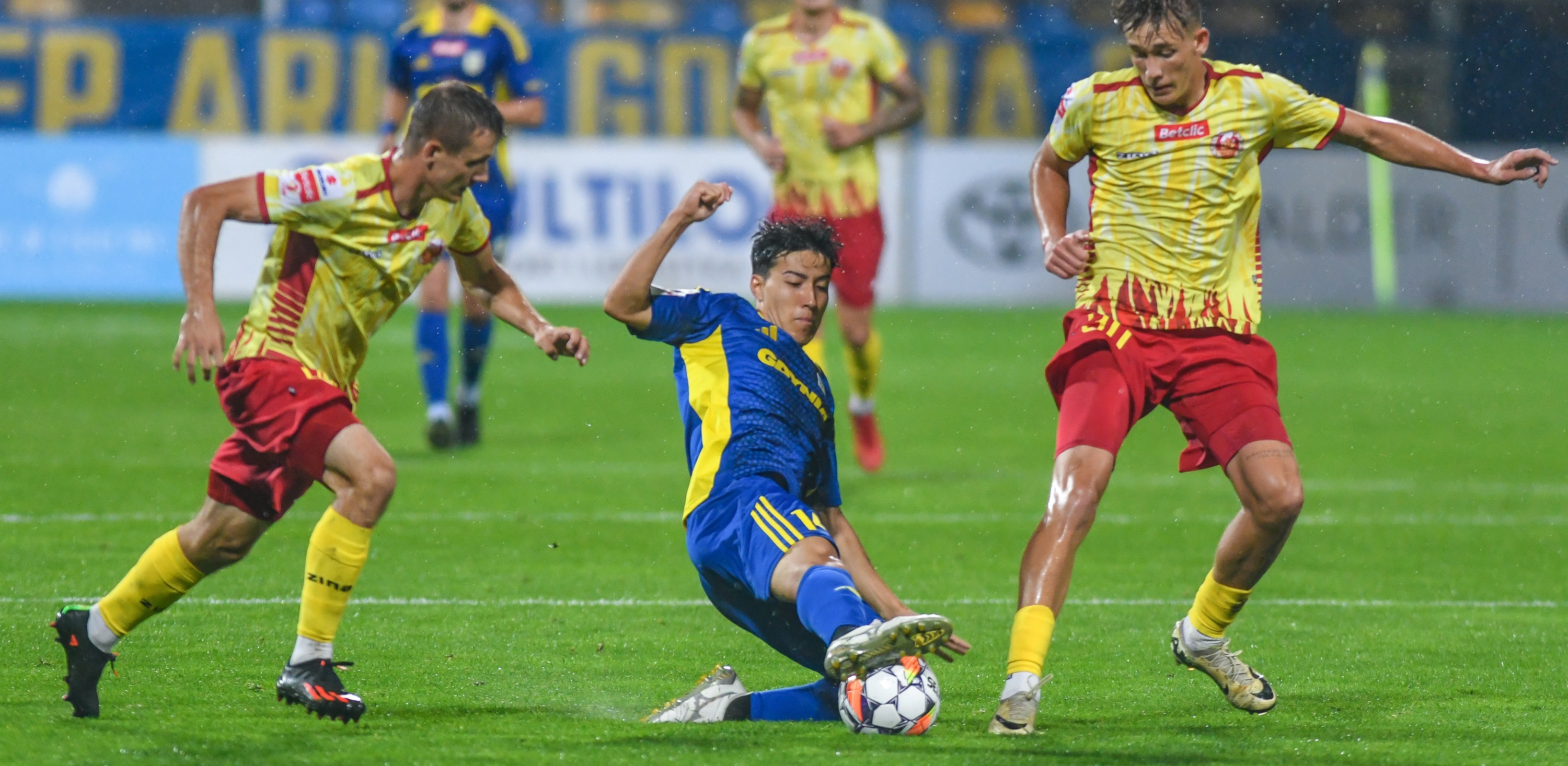 Zdjęcie archiwalne. Arka Gdynia 1:1 Znicz Pruszków n/z Hide Kengei Vitalucci (fot. Maciej Czarniak / KFP /Trojmiasto.pl)