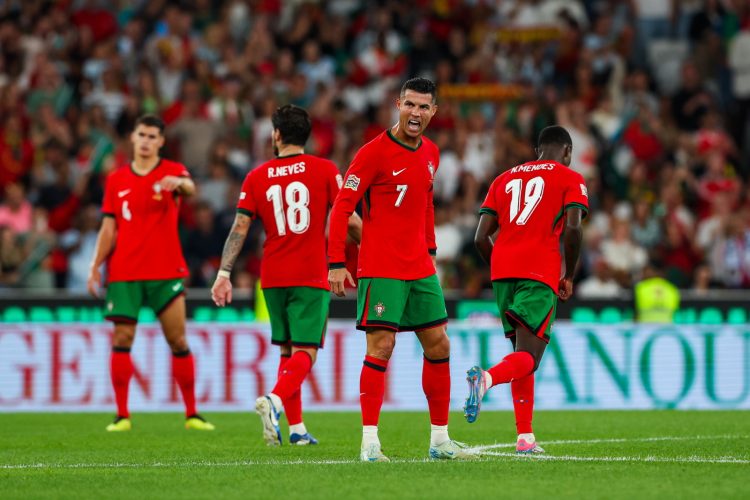 Cristiano Ronaldo nie znalazł się na liście nominowanych do Złotej Piłki
(Fot. EPA/JOSE SENA GOULAO)