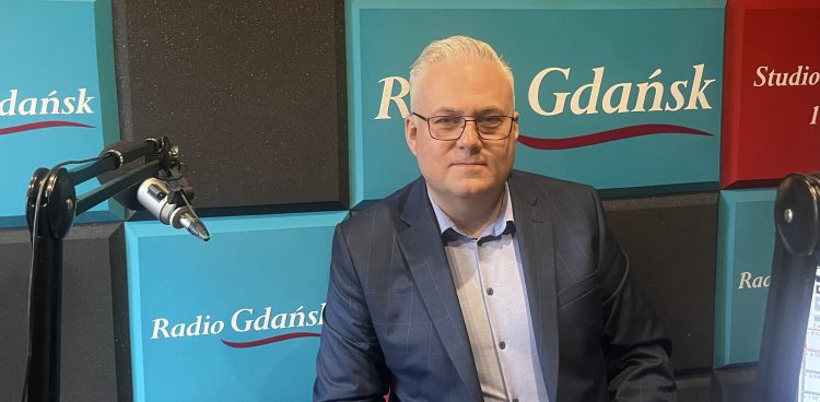 Sebastian Irzykowski przewodniczący Okręgowej Izby Pielęgniarek i Położnych w Słupsku. (fot. Radio Gdańsk/Joanna Merecka-Łotysz)