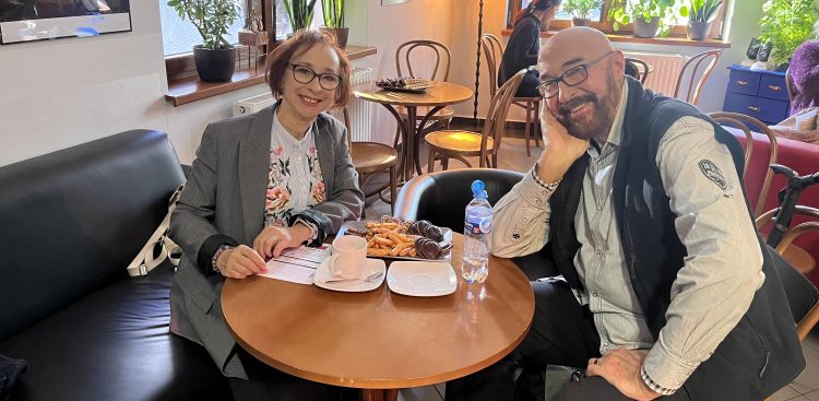 Gośćmi Joanny Mereckiej-Łotysz byli Ziuta Zającówna jurorka ekscentryczna i Maciej Witkiewicz samozwańczy juror, który jest dobrym duchem tego wydarzenia. (fot. Radio Gdańsk/Joanna Merecka-Łotysz)