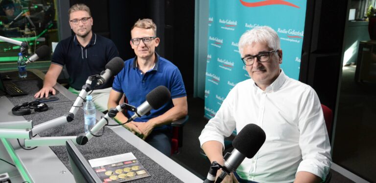 Od lewej: Łukasz Olechnowicz, Bogusław Wieczorek, Roman Szczepan-Kniter (fot. Radio Gdańsk)