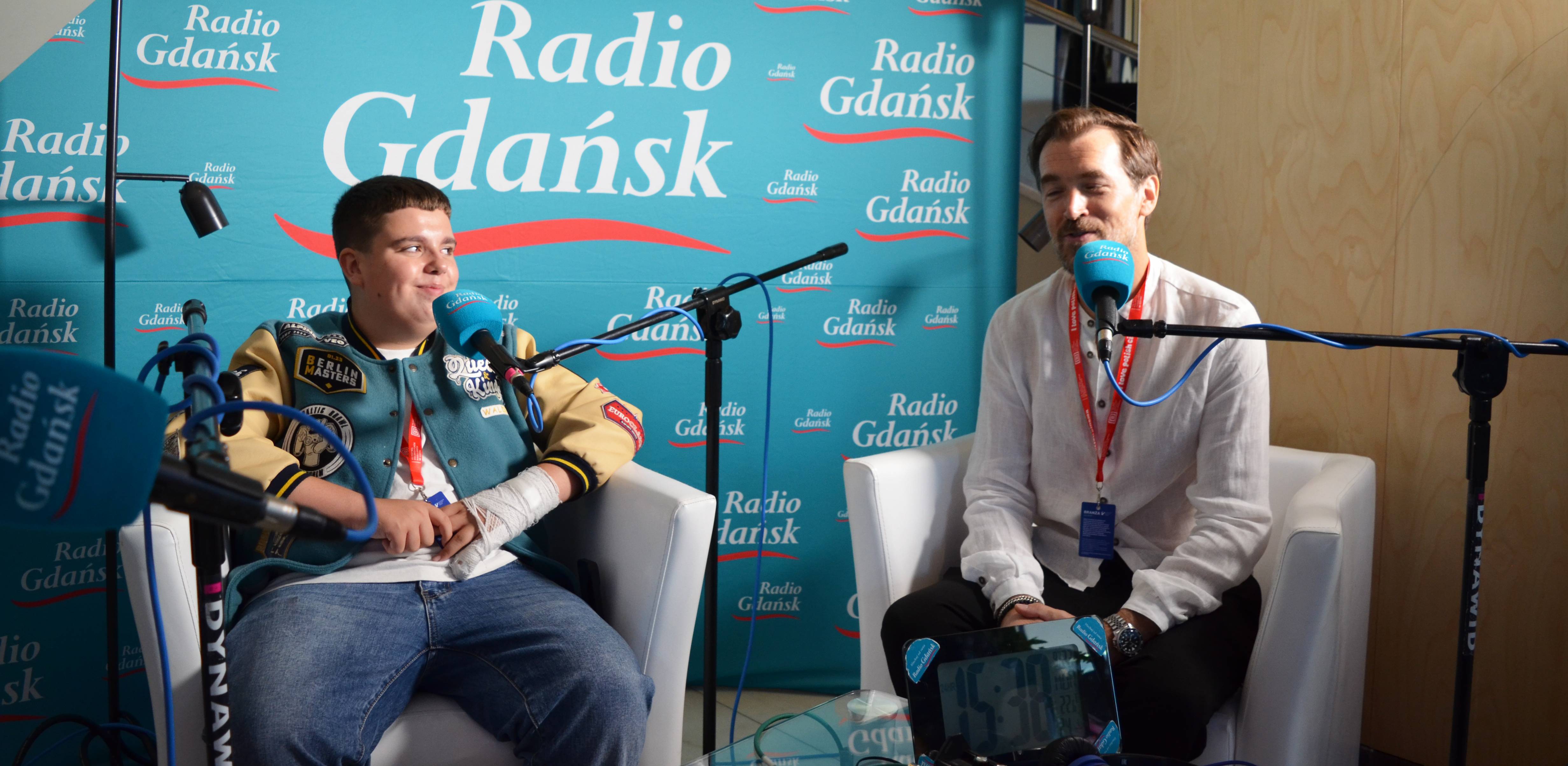 Aktor Maciej Karaś i reżyser Kristoffer Rus w festiwalowym studiu  Radia Gdańsk (fot. Radio Gdańsk/Piotr Puchalski)
