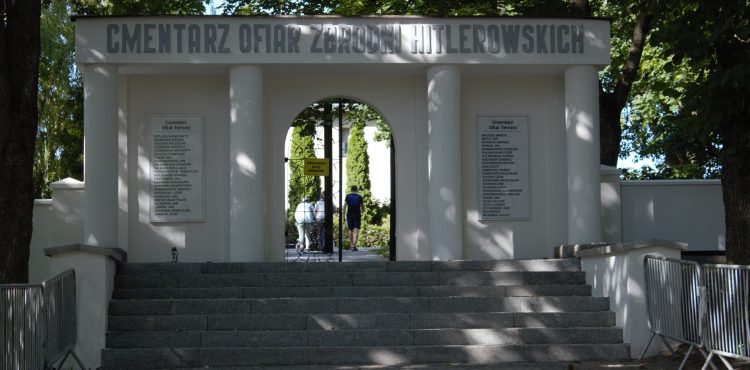 Cmentarz, na którym zostaną pochowane osoby zamordowane w 1939 i 1945 r. przez Niemców
(Fot. Radio Gdańsk/Tomasz Klinger)