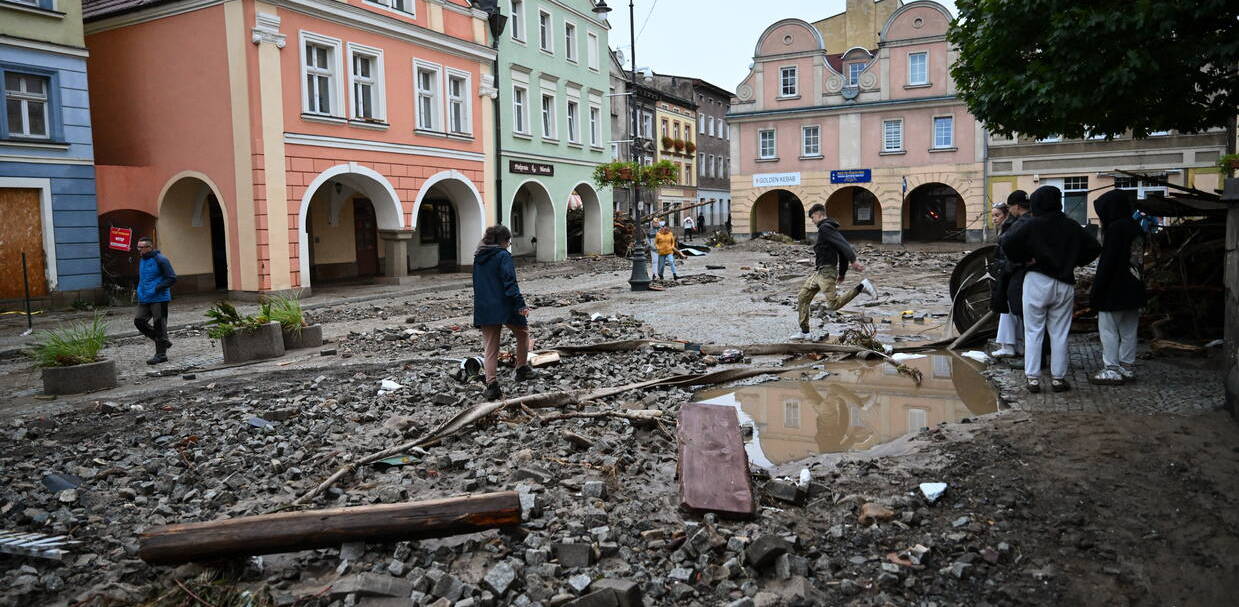 Zniszczenia popowodziowe w Lądku-Zdroju (fot. PAP/Maciej Kulczyński)
