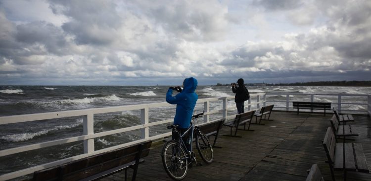 Zdjęcie archiwalne. Molo w Gdańsku-Brzeźnie (fot. Krzysztof Mystkowski / KFP)