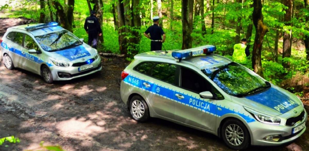 Poszukiwania matki i córki, które zgubiły się w lesie w powiecie kościerskim (fot. KPP w Kościerzynie)