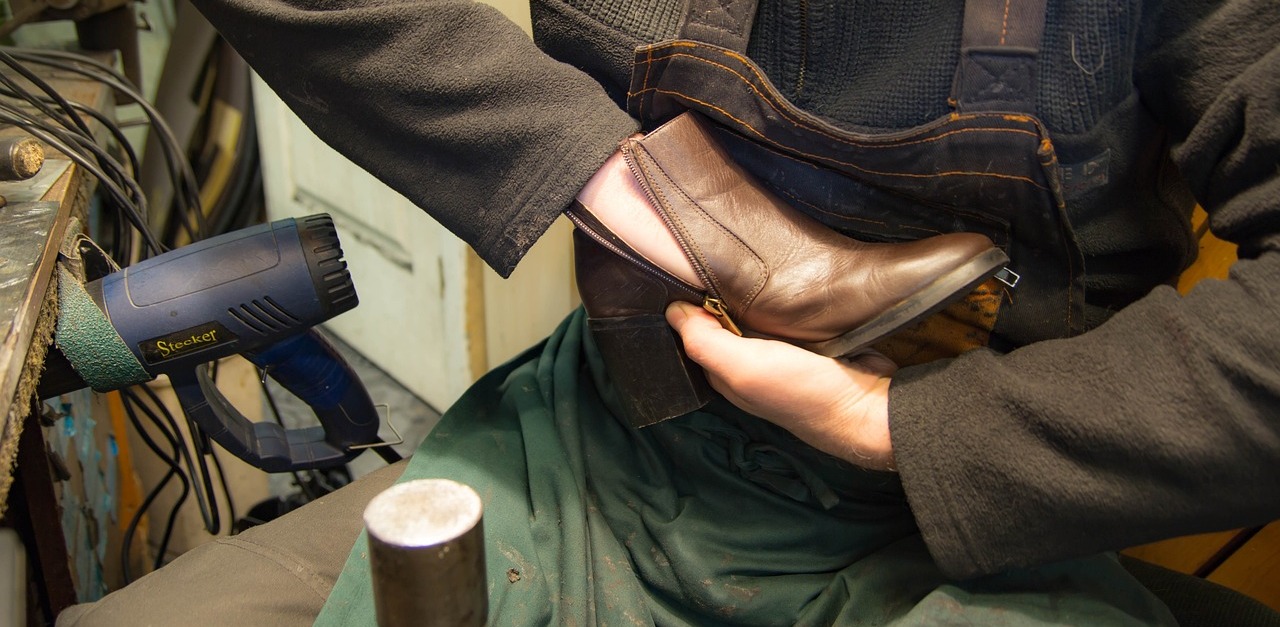 Szewc, zdjęcie ilustracyjne (fot. Pixabay)