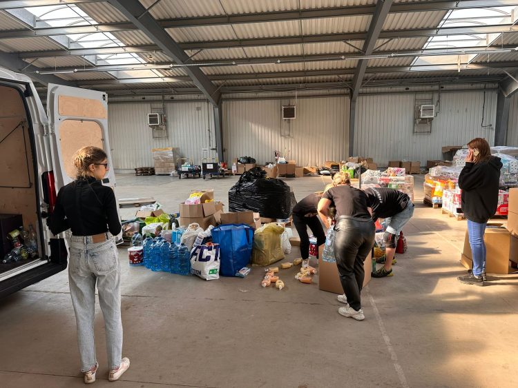 Poza zbiórką najpotrzebniejszych rzeczy, Sopot uruchomił subkonto Urzędu Miasta na zbiórkę finansową (fot. sopot.pl)