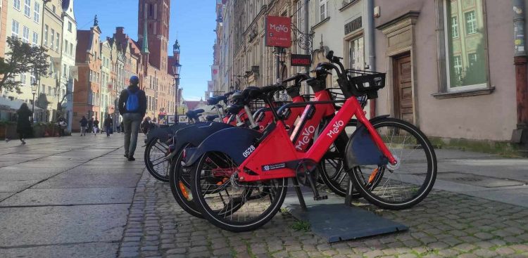 Jeżeli wszystko pójdzie zgodnie z planem, mieszkańcy gminy Pruszcz Gdański skorzystają z dwóch kółek pod brandem Mevo w przyszłym roku (fot. Radio Gdańsk/Mateusz Czerwiński)