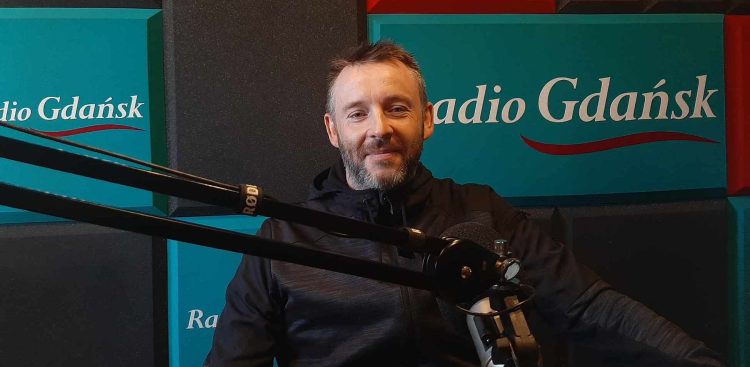 Krzysztof Nowakowski. Słupszczanin na własną rękę pojechał na Dolny Śląsk, by pomagać poszkodowanym przez wodę.  (fot. Radio Gdańsk/Przemek Woś)