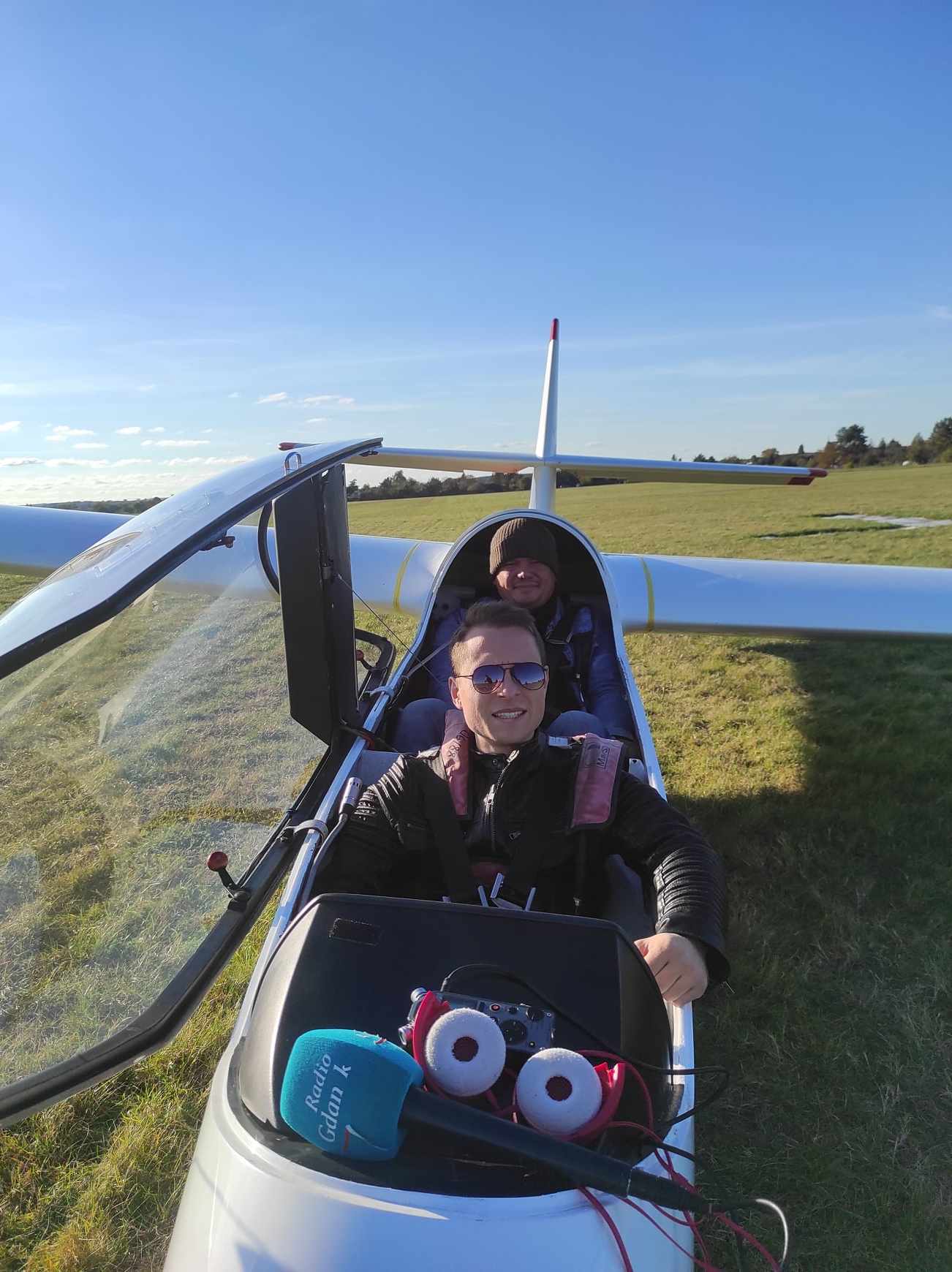 Mateusz Czerwiński i Michał Dziedzic w aeroplanie