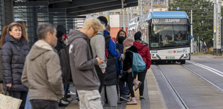 Ankieterzy będą chcieli dowiedzieć się, jak przemieszczamy się do pracy, szkoły czy na zakupy (fot. KFP/Paweł Marcinko)