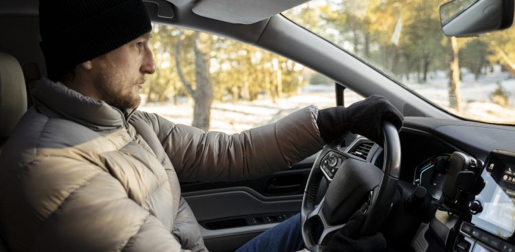 Policja apeluje do kierowców o zmianę stylu jazdy
(fot. Freepik)