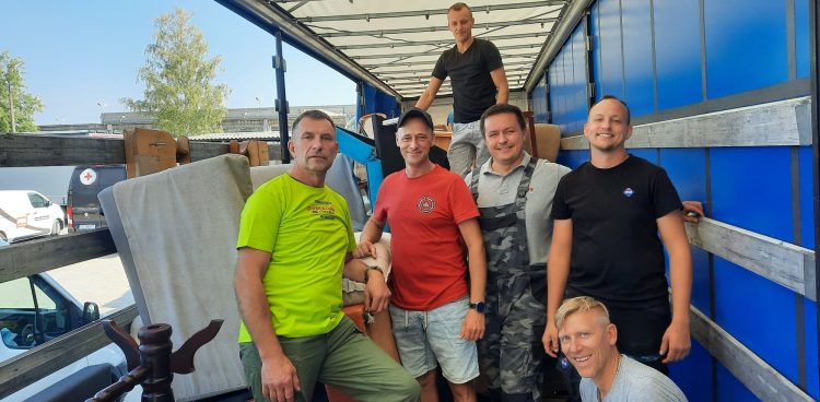 Polacy pomagają poszkodowanym w powodzi na południu kraju
(Fot. Radio Gdańsk/Anna Rębas)