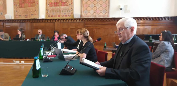 Sesja Rady Miasta Sopotu. Nz. Krzysztof Szołoch (fot. Radio Gdańsk/Piotr Puchalski)