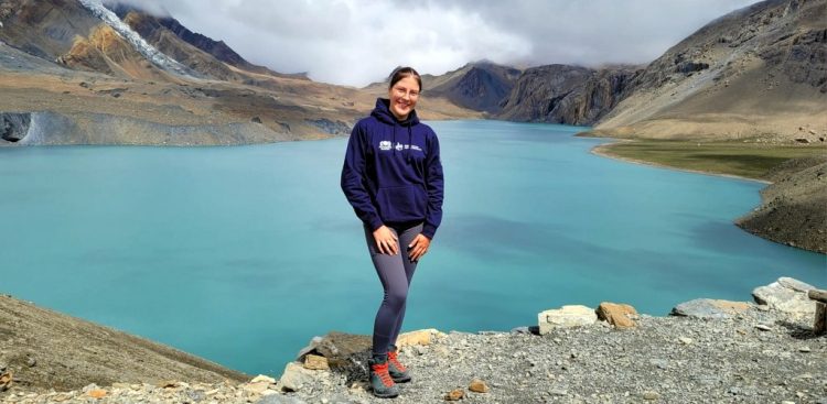 Nz. Nadia nad najwyżej położonym na świecie jeziorem 
Tilicho 4919m n.p.m.
(Fot. arch. prywatne)